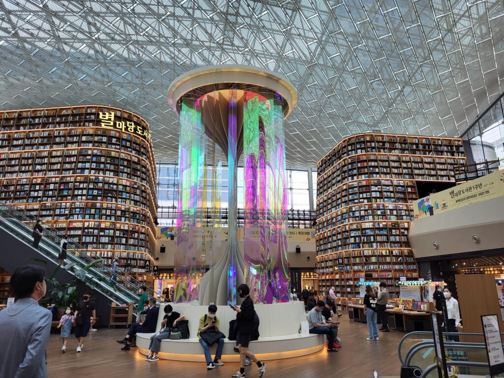 Starfield library interior showing the exposition of a massive size fake bubble